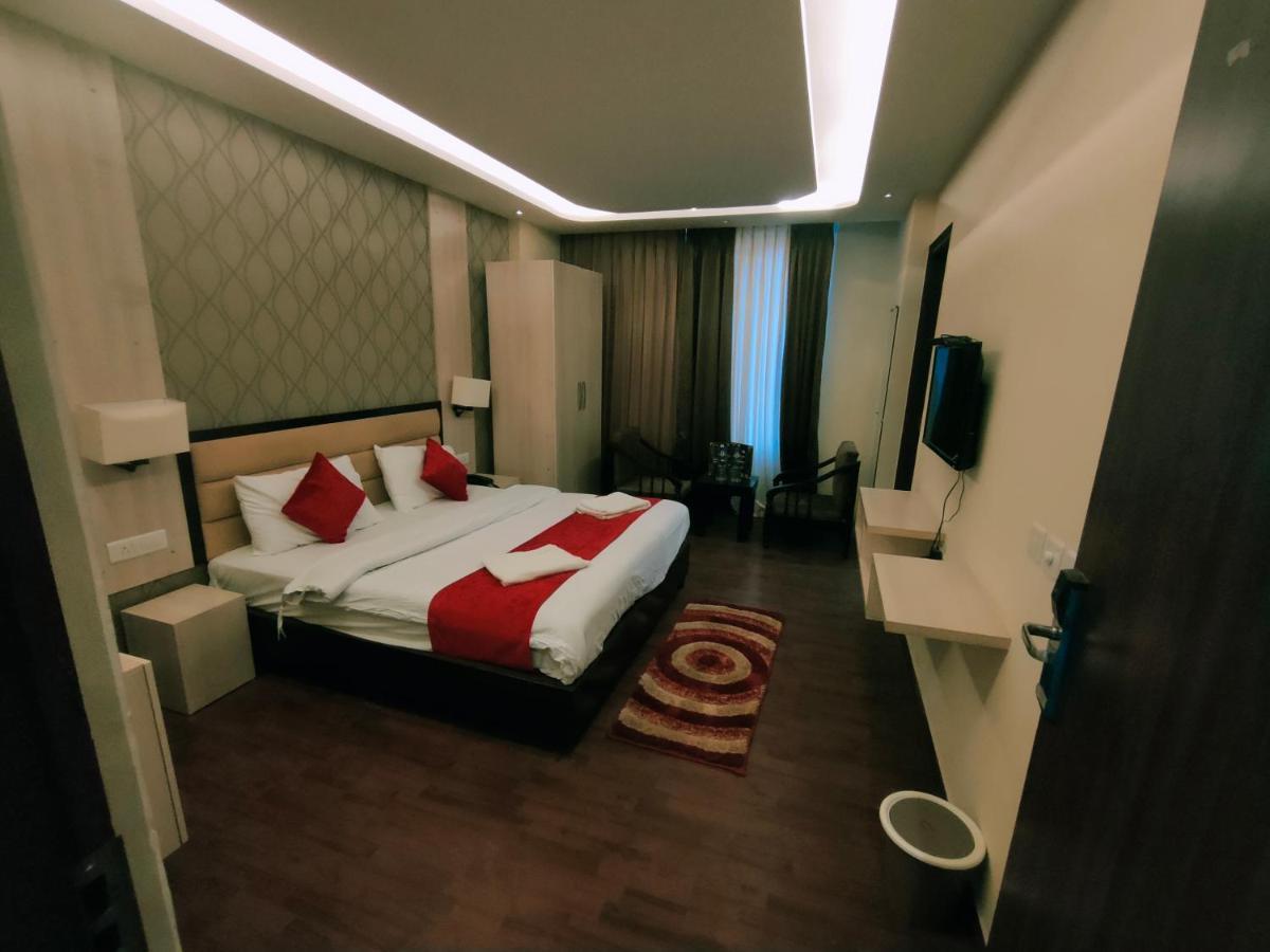 Hotel Royal Residency Маналі Екстер'єр фото